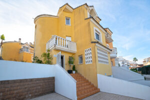 Chalet House en Denia