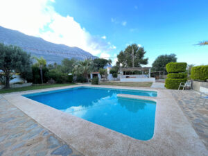 Chalet House en Denia