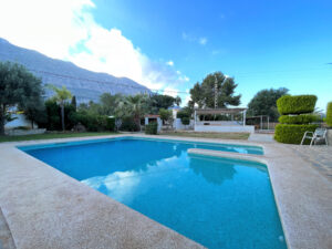 Chalet House en Denia