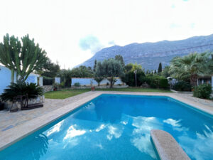 Chalet House en Denia