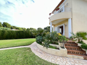 Chalet House en Denia