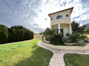 Chalet House en Denia