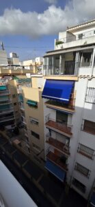 BENIDORM: ÁTICO CON AMPLIA TERRAZA EN EL CENTRO.