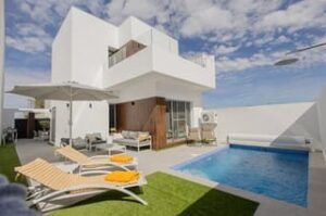 VILLA EN VENTA EN SAN FULGENCIO