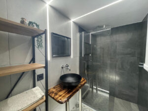DOS APARTAMENTOS POR EL PRECIO DE UNO EN BENIDORM.